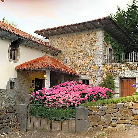 El Jardin De Magnolias Lavín
